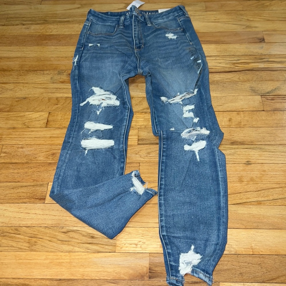 NWT AE Ripped Jeans High Waisted